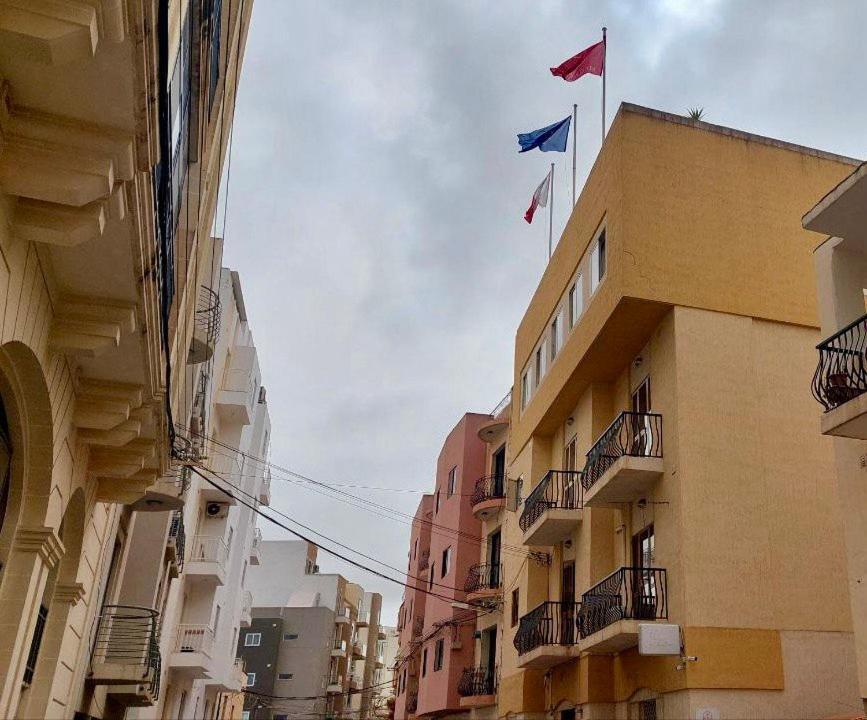 Malta Crown Guesthouse Saint Julian's Exterior foto