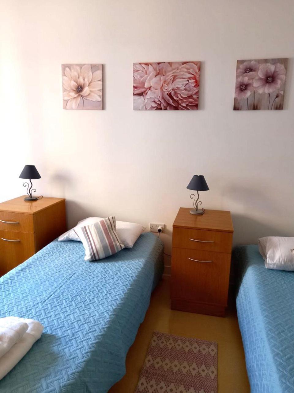 Malta Crown Guesthouse Saint Julian's Exterior foto
